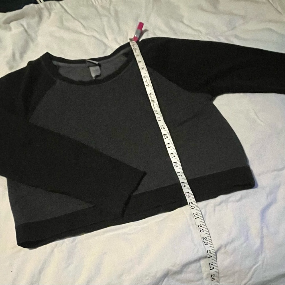 Black and Gray Long Sleeve Crop Top